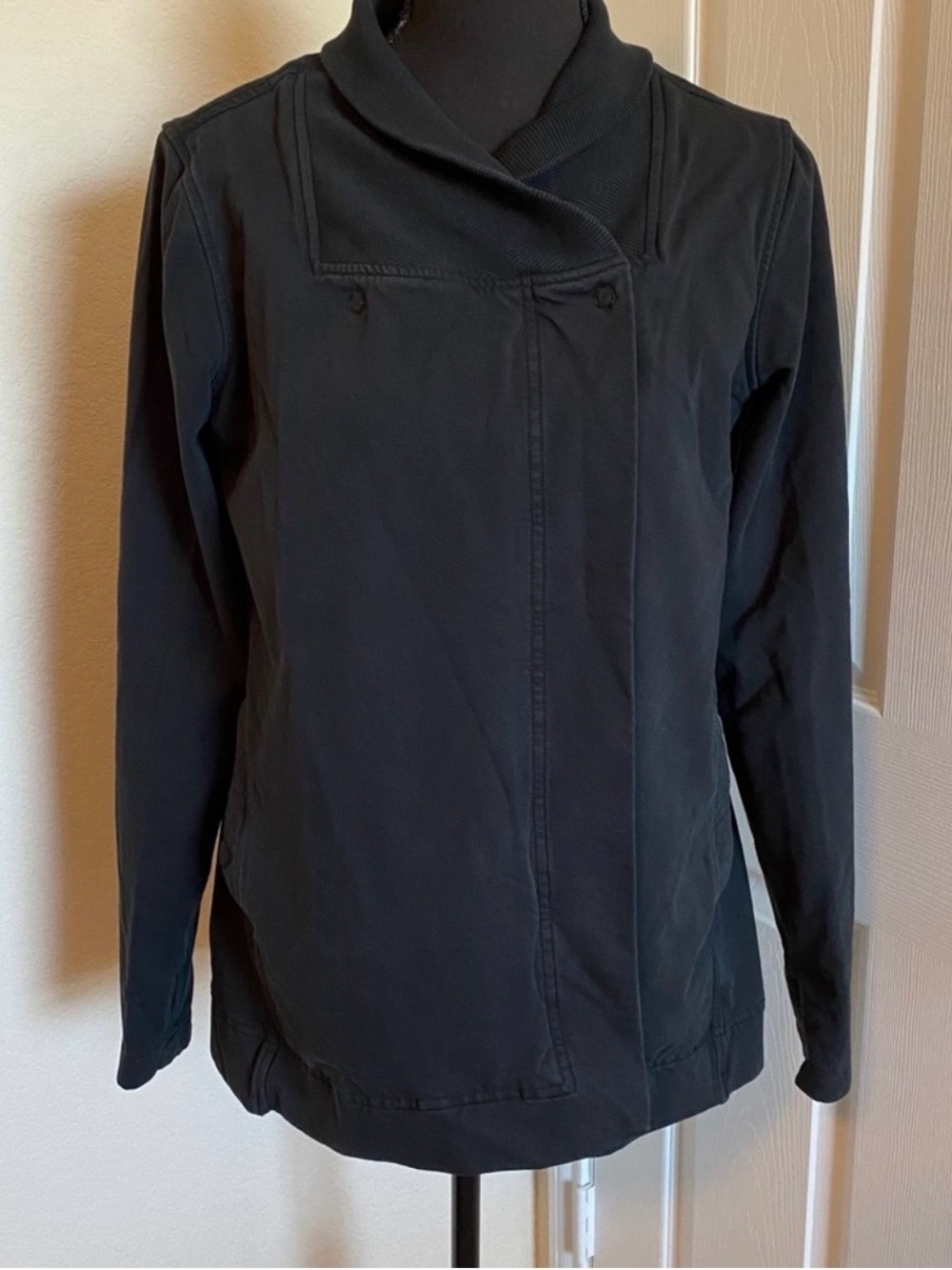 LULULEMON WRAP JACKET